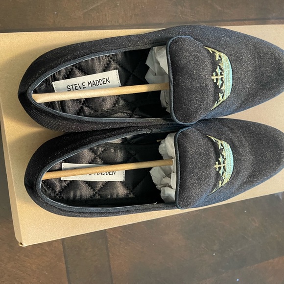 Steve Madden Men Slippers - Picture 2 of 5